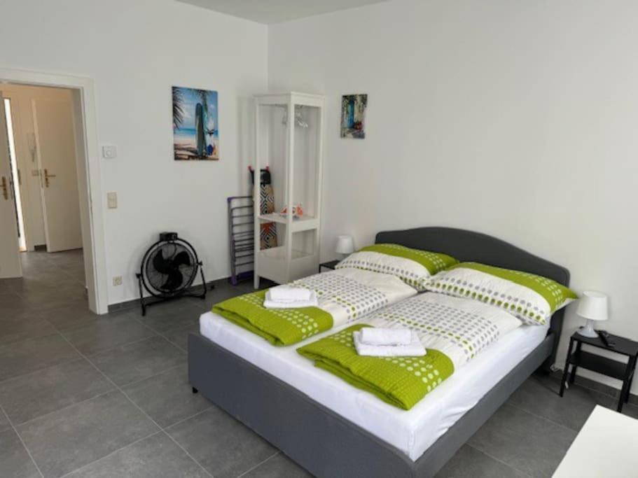 Apartamento Klein Aber Fein Mit Terrasse Viena Exterior foto
